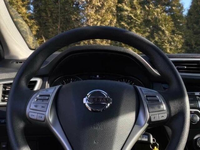 Белый Ниссан Кашкай, объемом двигателя 1.2 л и пробегом 60 тыс. км за 12000 $, фото 5 на Automoto.ua