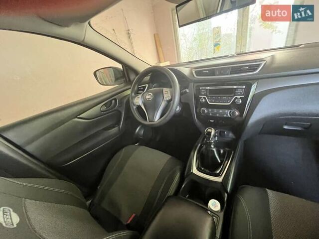 Білий Ніссан Кашкай, об'ємом двигуна 1.2 л та пробігом 69 тис. км за 15000 $, фото 8 на Automoto.ua