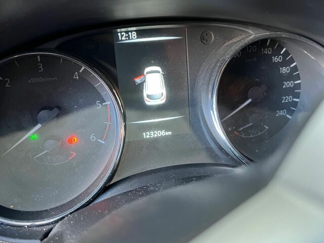 Белый Ниссан Кашкай, объемом двигателя 1.6 л и пробегом 136 тыс. км за 19000 $, фото 1 на Automoto.ua