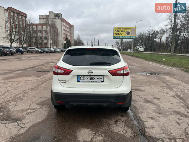 Белый Ниссан Кашкай, объемом двигателя 2 л и пробегом 240 тыс. км за 13000 $, фото 3 на Automoto.ua