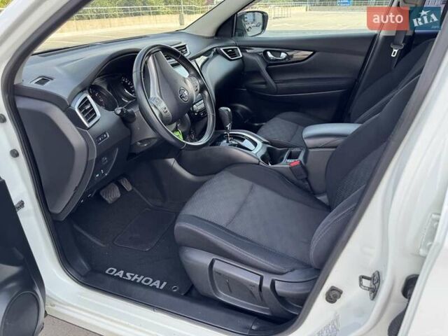 Білий Ніссан Кашкай, об'ємом двигуна 1.2 л та пробігом 128 тис. км за 13450 $, фото 25 на Automoto.ua