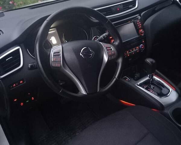 Белый Ниссан Кашкай, объемом двигателя 1.6 л и пробегом 234 тыс. км за 15700 $, фото 1 на Automoto.ua