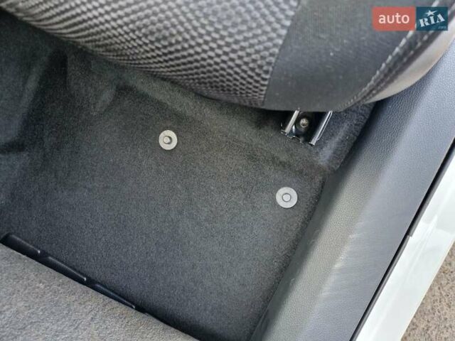 Білий Ніссан Кашкай, об'ємом двигуна 1.6 л та пробігом 127 тис. км за 17000 $, фото 17 на Automoto.ua