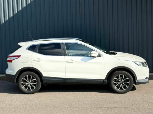 Белый Ниссан Кашкай, объемом двигателя 1.6 л и пробегом 77 тыс. км за 10200 $, фото 6 на Automoto.ua