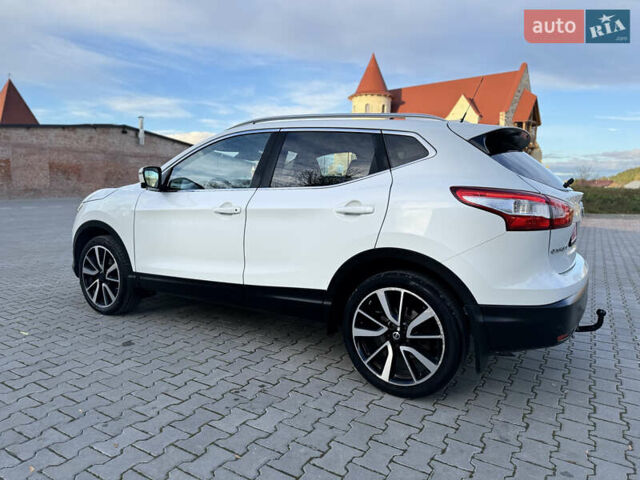 Белый Ниссан Кашкай, объемом двигателя 1.5 л и пробегом 179 тыс. км за 16900 $, фото 5 на Automoto.ua