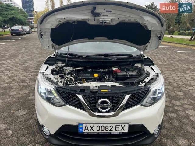 Белый Ниссан Кашкай, объемом двигателя 1.6 л и пробегом 87 тыс. км за 15500 $, фото 22 на Automoto.ua