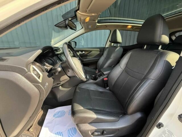 Белый Ниссан Кашкай, объемом двигателя 1.6 л и пробегом 77 тыс. км за 10200 $, фото 7 на Automoto.ua