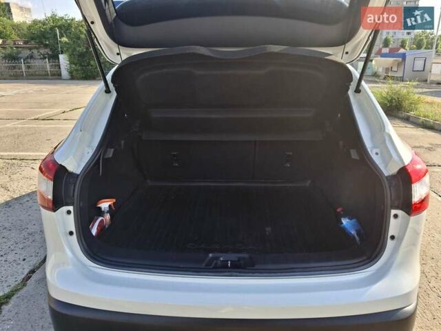 Білий Ніссан Кашкай, об'ємом двигуна 1.2 л та пробігом 165 тис. км за 12200 $, фото 24 на Automoto.ua