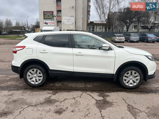 Белый Ниссан Кашкай, объемом двигателя 2 л и пробегом 240 тыс. км за 13000 $, фото 2 на Automoto.ua