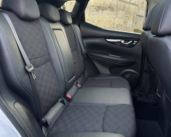 Белый Ниссан Кашкай, объемом двигателя 1.5 л и пробегом 179 тыс. км за 16900 $, фото 23 на Automoto.ua