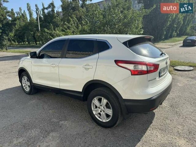 Белый Ниссан Кашкай, объемом двигателя 1.2 л и пробегом 147 тыс. км за 12500 $, фото 6 на Automoto.ua