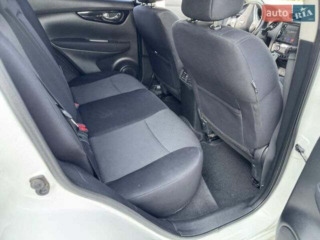 Білий Ніссан Кашкай, об'ємом двигуна 1.2 л та пробігом 128 тис. км за 12990 $, фото 38 на Automoto.ua