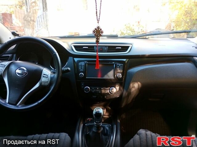 Белый Ниссан Кашкай, объемом двигателя 1.2 л и пробегом 205 тыс. км за 10900 $, фото 6 на Automoto.ua