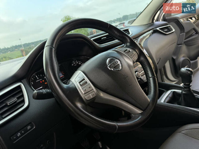 Білий Ніссан Кашкай, об'ємом двигуна 1.5 л та пробігом 110 тис. км за 13750 $, фото 33 на Automoto.ua