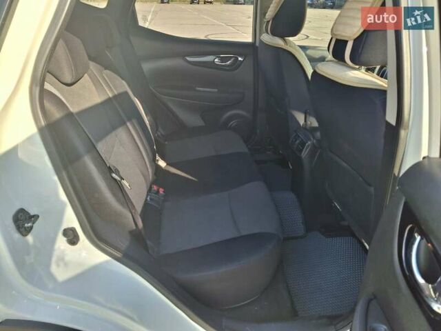 Білий Ніссан Кашкай, об'ємом двигуна 1.2 л та пробігом 165 тис. км за 12200 $, фото 15 на Automoto.ua