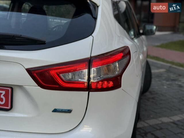 Белый Ниссан Кашкай, объемом двигателя 1.5 л и пробегом 198 тыс. км за 13899 $, фото 30 на Automoto.ua