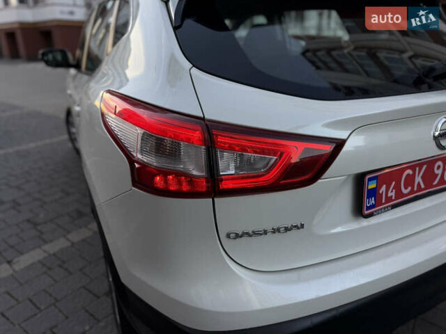 Белый Ниссан Кашкай, объемом двигателя 1.5 л и пробегом 198 тыс. км за 13899 $, фото 49 на Automoto.ua