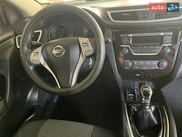 Білий Ніссан Кашкай, об'ємом двигуна 1.2 л та пробігом 69 тис. км за 15000 $, фото 7 на Automoto.ua