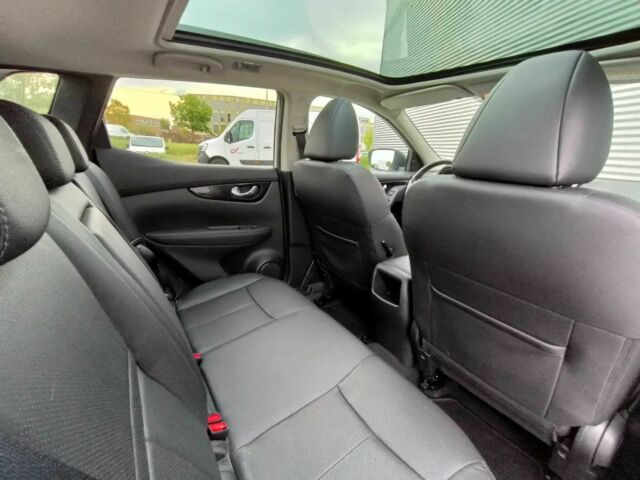 Белый Ниссан Кашкай, объемом двигателя 1.5 л и пробегом 70 тыс. км за 10000 $, фото 7 на Automoto.ua