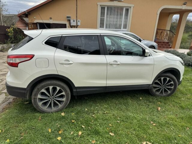 Белый Ниссан Кашкай, объемом двигателя 1.5 л и пробегом 110 тыс. км за 15800 $, фото 2 на Automoto.ua