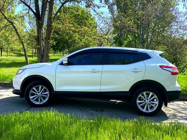 Білий Ніссан Кашкай, об'ємом двигуна 1.2 л та пробігом 89 тис. км за 13500 $, фото 5 на Automoto.ua