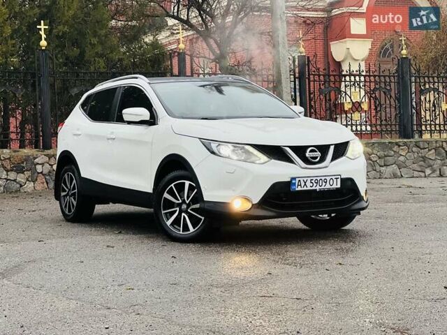 Белый Ниссан Кашкай, объемом двигателя 2 л и пробегом 175 тыс. км за 16800 $, фото 1 на Automoto.ua