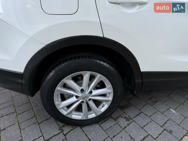 Белый Ниссан Кашкай, объемом двигателя 1.5 л и пробегом 198 тыс. км за 13899 $, фото 52 на Automoto.ua