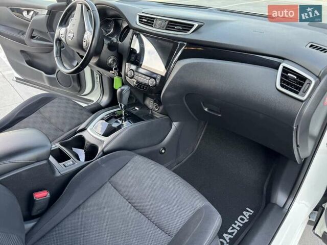 Білий Ніссан Кашкай, об'ємом двигуна 1.2 л та пробігом 128 тис. км за 12990 $, фото 30 на Automoto.ua