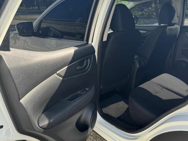 Белый Ниссан Кашкай, объемом двигателя 1.2 л и пробегом 147 тыс. км за 12500 $, фото 3 на Automoto.ua