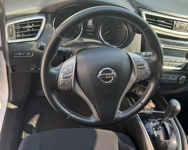 Белый Ниссан Кашкай, объемом двигателя 1.2 л и пробегом 147 тыс. км за 12500 $, фото 13 на Automoto.ua