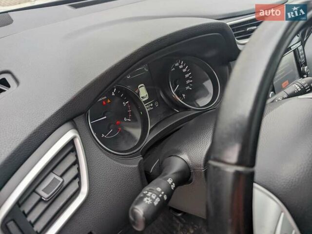 Белый Ниссан Кашкай, объемом двигателя 1.6 л и пробегом 132 тыс. км за 16500 $, фото 21 на Automoto.ua