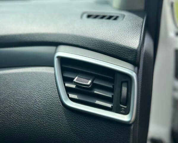 Белый Ниссан Кашкай, объемом двигателя 1.6 л и пробегом 123 тыс. км за 18200 $, фото 34 на Automoto.ua