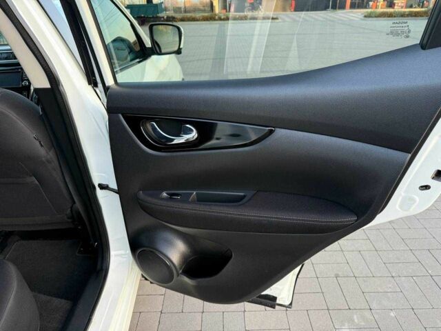 Белый Ниссан Кашкай, объемом двигателя 1.5 л и пробегом 213 тыс. км за 15900 $, фото 14 на Automoto.ua