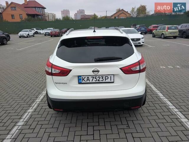 Белый Ниссан Кашкай, объемом двигателя 1.6 л и пробегом 132 тыс. км за 16500 $, фото 5 на Automoto.ua