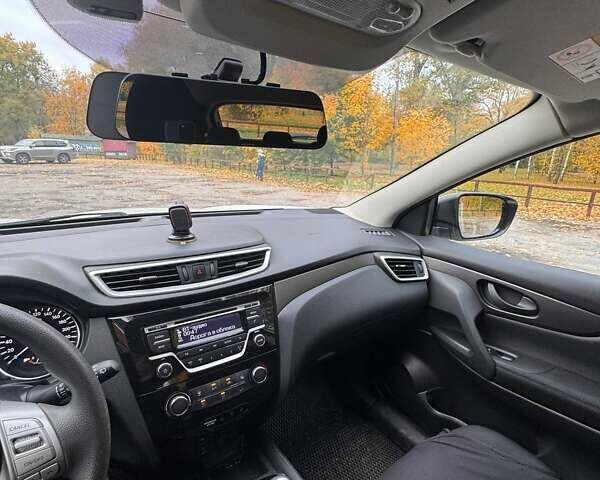 Белый Ниссан Кашкай, объемом двигателя 2 л и пробегом 76 тыс. км за 14500 $, фото 18 на Automoto.ua