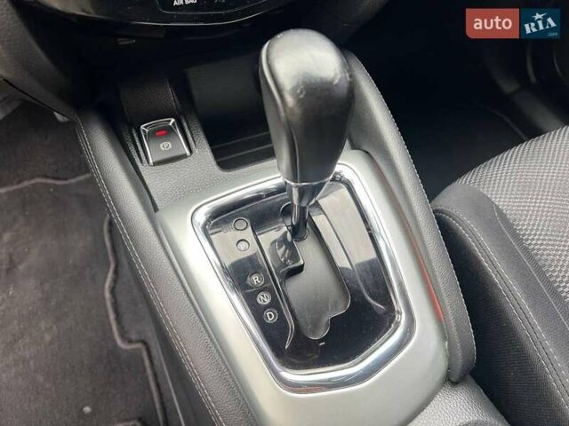 Білий Ніссан Кашкай, об'ємом двигуна 1.6 л та пробігом 216 тис. км за 16990 $, фото 30 на Automoto.ua