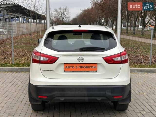Білий Ніссан Кашкай, об'ємом двигуна 1.6 л та пробігом 160 тис. км за 15900 $, фото 6 на Automoto.ua
