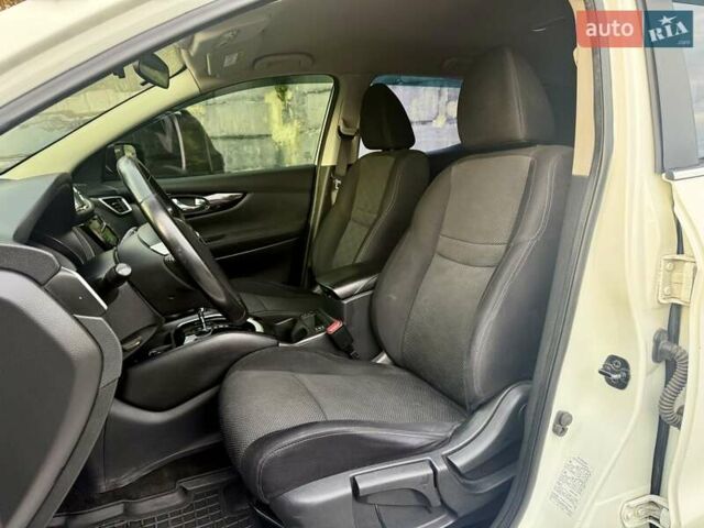 Білий Ніссан Кашкай, об'ємом двигуна 1.2 л та пробігом 171 тис. км за 15500 $, фото 6 на Automoto.ua