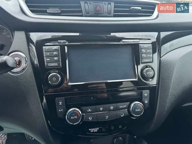 Белый Ниссан Кашкай, объемом двигателя 1.5 л и пробегом 275 тыс. км за 16700 $, фото 12 на Automoto.ua