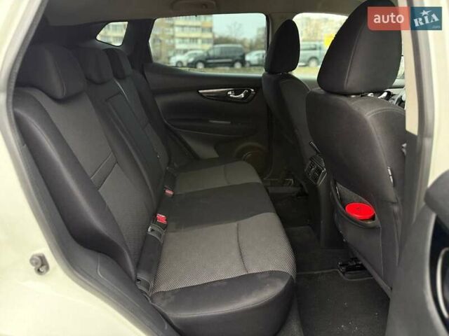 Белый Ниссан Кашкай, объемом двигателя 1.2 л и пробегом 158 тыс. км за 14990 $, фото 10 на Automoto.ua