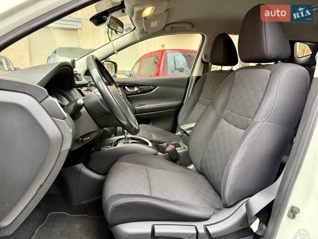 Білий Ніссан Кашкай, об'ємом двигуна 1.2 л та пробігом 85 тис. км за 15800 $, фото 7 на Automoto.ua