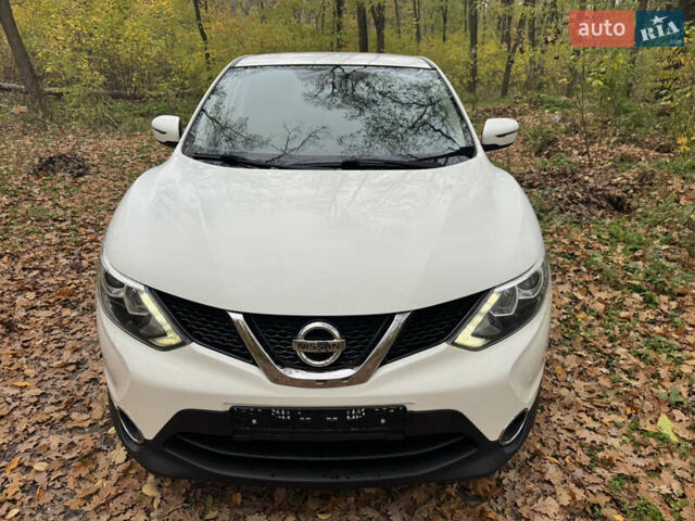 Білий Ніссан Кашкай, об'ємом двигуна 1.6 л та пробігом 137 тис. км за 14900 $, фото 2 на Automoto.ua