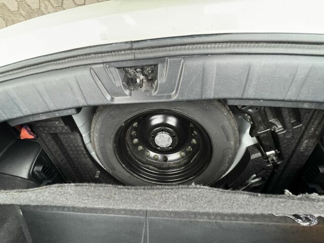 Білий Ніссан Кашкай, об'ємом двигуна 1.2 л та пробігом 92 тис. км за 11500 $, фото 7 на Automoto.ua