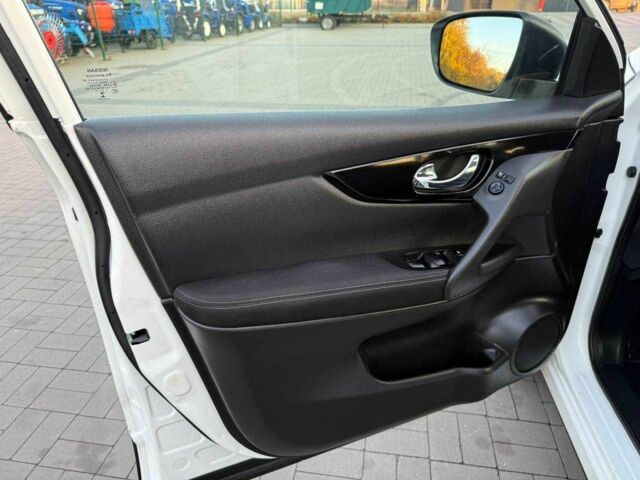 Белый Ниссан Кашкай, объемом двигателя 1.5 л и пробегом 213 тыс. км за 15900 $, фото 8 на Automoto.ua