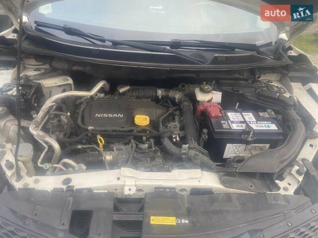 Білий Ніссан Кашкай, об'ємом двигуна 1.6 л та пробігом 210 тис. км за 17000 $, фото 3 на Automoto.ua