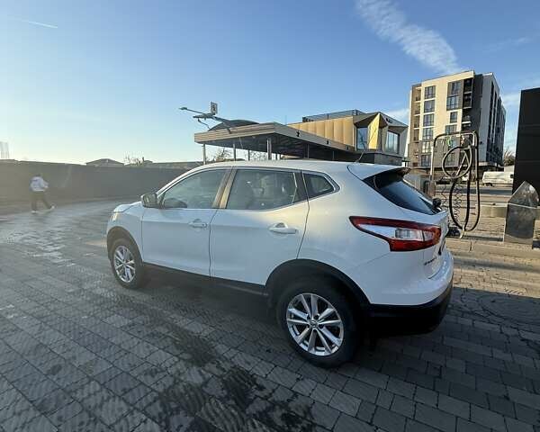 Белый Ниссан Кашкай, объемом двигателя 1.6 л и пробегом 71 тыс. км за 15500 $, фото 1 на Automoto.ua
