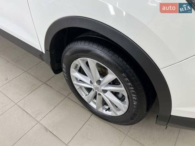 Белый Ниссан Кашкай, объемом двигателя 1.6 л и пробегом 140 тыс. км за 17999 $, фото 11 на Automoto.ua