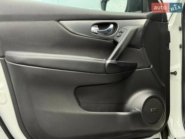 Білий Ніссан Кашкай, об'ємом двигуна 1.6 л та пробігом 114 тис. км за 20897 $, фото 15 на Automoto.ua