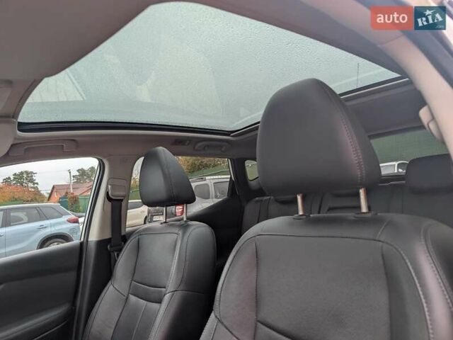 Белый Ниссан Кашкай, объемом двигателя 1.6 л и пробегом 132 тыс. км за 16500 $, фото 23 на Automoto.ua