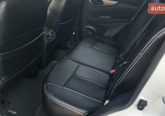 Белый Ниссан Кашкай, объемом двигателя 2 л и пробегом 53 тыс. км за 15250 $, фото 23 на Automoto.ua